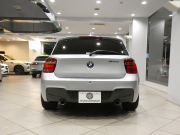 BMW 1シリーズ M135i ﾊﾟｰｷﾝｸﾞｻﾎﾟｰﾄPKG　ｺﾝﾌｫA 黒革 ﾋｰﾀｰ iDriveﾅﾋﾞ(CIC) BTｵｰﾃﾞｨｵ ☆Bｶﾒﾗ Rｾﾝｻｰ ｷｾﾉﾝ 専用ｴｸｽﾃﾘｱ&18AW 326ps　2年保証