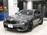 BMW Mシリーズ M2ｸｰﾍﾟ　☆後期 ｺﾝﾌｫA 黒革 ﾋｰﾀｰ ☆CS用ｱﾙｶﾝﾀﾗｽﾃｱﾘﾝｸﾞ ﾀｯﾁP対応iDriveﾅﾋﾞ ☆harman/k ☆TVﾁｭｰﾅｰ Bｶﾒﾗ PDC LEDﾗｲﾄ 専用ｴｸｽﾃﾘｱ&19AW 370ps　2年保証
