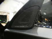 BMW Mシリーズ M2ｸｰﾍﾟ　☆後期 ｺﾝﾌｫA 黒革 ﾋｰﾀｰ ☆CS用ｱﾙｶﾝﾀﾗｽﾃｱﾘﾝｸﾞ ﾀｯﾁP対応iDriveﾅﾋﾞ ☆harman/k ☆TVﾁｭｰﾅｰ Bｶﾒﾗ PDC LEDﾗｲﾄ 専用ｴｸｽﾃﾘｱ&19AW 370ps　2年保証