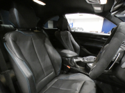 BMW Mシリーズ M2ｸｰﾍﾟ　☆後期 ｺﾝﾌｫA 黒革 ﾋｰﾀｰ ☆CS用ｱﾙｶﾝﾀﾗｽﾃｱﾘﾝｸﾞ ﾀｯﾁP対応iDriveﾅﾋﾞ ☆harman/k ☆TVﾁｭｰﾅｰ Bｶﾒﾗ PDC LEDﾗｲﾄ 専用ｴｸｽﾃﾘｱ&19AW 370ps　2年保証