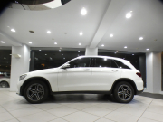 メルセデスベンツ GLC GLC220d 4MATIC ｽﾎﾟｰﾂﾗｲﾝED　☆1ｵｰﾅｰ ☆特別仕様 後期 黒革 ﾋｰﾀｰ MBUX Meｺﾈ 全周囲ｶﾒﾗ PTS ﾜｲﾔﾚｽCH LEDﾗｲﾄ ｱﾝﾋﾞｴﾝﾄﾗｲﾄ AMGｽﾀｲﾘﾝｸﾞ&19AW　2年保証