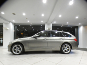 BMW 3シリーズ 320i XDriveﾂｰﾘﾝｸﾞ ﾗｸﾞｼﾞｭｱﾘｰ　後期 追ACC ﾚｰﾝCHW 衝突軽減 ☆ﾍｯﾄﾞｱｯﾌﾟDSP ﾍﾞｰｼﾞｭ革 ﾋｰﾀｰ ﾀｯﾁP対応iﾄﾞﾗｲﾌﾞﾅﾋﾞ(第6世代) ☆ﾄｯﾌﾟ･ｻｲﾄﾞﾋﾞｭｰｶﾒﾗ PDC ☆TVﾁｭｰﾅｰ LEDﾗｲﾄ&ﾃｰﾙﾗﾝﾌﾟ ｵｰﾄﾃｰﾙｹﾞｰﾄ　2年保証