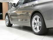 BMW 3シリーズ 320i XDriveﾂｰﾘﾝｸﾞ ﾗｸﾞｼﾞｭｱﾘｰ　後期 追ACC ﾚｰﾝCHW 衝突軽減 ☆ﾍｯﾄﾞｱｯﾌﾟDSP ﾍﾞｰｼﾞｭ革 ﾋｰﾀｰ ﾀｯﾁP対応iﾄﾞﾗｲﾌﾞﾅﾋﾞ(第6世代) ☆ﾄｯﾌﾟ･ｻｲﾄﾞﾋﾞｭｰｶﾒﾗ PDC ☆TVﾁｭｰﾅｰ LEDﾗｲﾄ&ﾃｰﾙﾗﾝﾌﾟ ｵｰﾄﾃｰﾙｹﾞｰﾄ　2年保証
