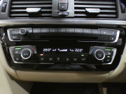 BMW 3シリーズ 320i XDriveﾂｰﾘﾝｸﾞ ﾗｸﾞｼﾞｭｱﾘｰ　後期 追ACC ﾚｰﾝCHW 衝突軽減 ☆ﾍｯﾄﾞｱｯﾌﾟDSP ﾍﾞｰｼﾞｭ革 ﾋｰﾀｰ ﾀｯﾁP対応iﾄﾞﾗｲﾌﾞﾅﾋﾞ(第6世代) ☆ﾄｯﾌﾟ･ｻｲﾄﾞﾋﾞｭｰｶﾒﾗ PDC ☆TVﾁｭｰﾅｰ LEDﾗｲﾄ&ﾃｰﾙﾗﾝﾌﾟ ｵｰﾄﾃｰﾙｹﾞｰﾄ　2年保証