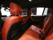 BMW 1シリーズ M135i 　ｺﾝﾌｫA ☆赤革 ﾋｰﾀｰ iDriveﾅﾋﾞ(CIC) BTｵｰﾃﾞｨｵ ☆Bｶﾒﾗ ｷｾﾉﾝ 専用ｴｸｽﾃﾘｱ&18AW 326ps　2年保証