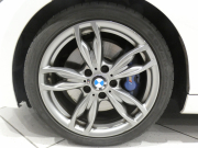 BMW 1シリーズ M135i 　ｺﾝﾌｫA ☆赤革 ﾋｰﾀｰ iDriveﾅﾋﾞ(CIC) BTｵｰﾃﾞｨｵ ☆Bｶﾒﾗ ｷｾﾉﾝ 専用ｴｸｽﾃﾘｱ&18AW 326ps　2年保証