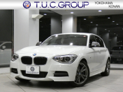 BMW 1シリーズ M135i 　ｺﾝﾌｫA ☆赤革 ﾋｰﾀｰ iDriveﾅﾋﾞ(CIC) BTｵｰﾃﾞｨｵ ☆Bｶﾒﾗ ｷｾﾉﾝ 専用ｴｸｽﾃﾘｱ&18AW 326ps　2年保証